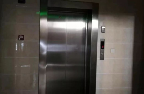南广阳城的故事:瞅瞅 这里的电梯无广告